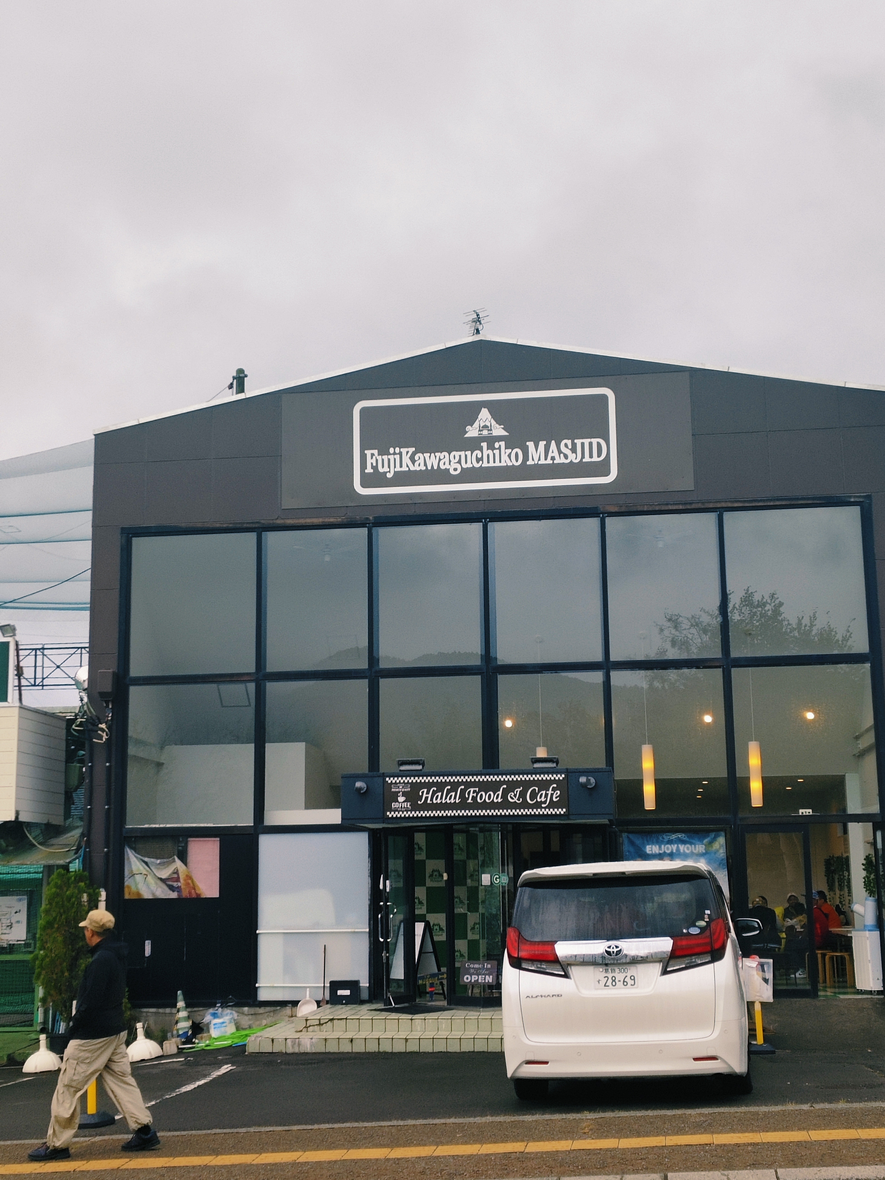 Di Masjid Fujikawaguchiko